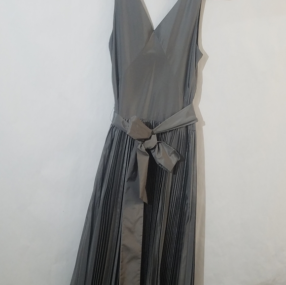 Banana republic silk silver gray dress - Picture 6 of 16